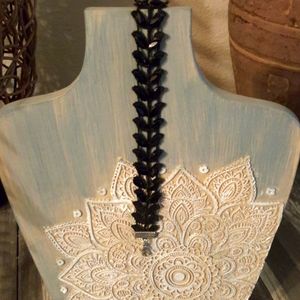 NWOT BLACK STONE AND CROCHET CHOKER